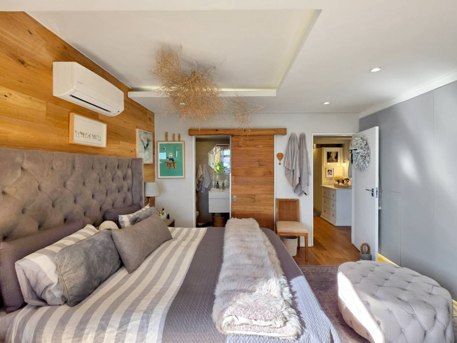 3 Bedroom Property for Sale in Sea Point Western Cape